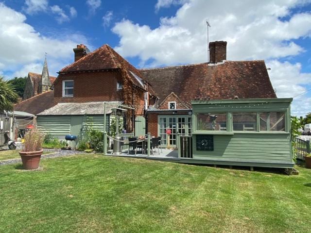 The White Hart Hotel Newenden Exterior photo
